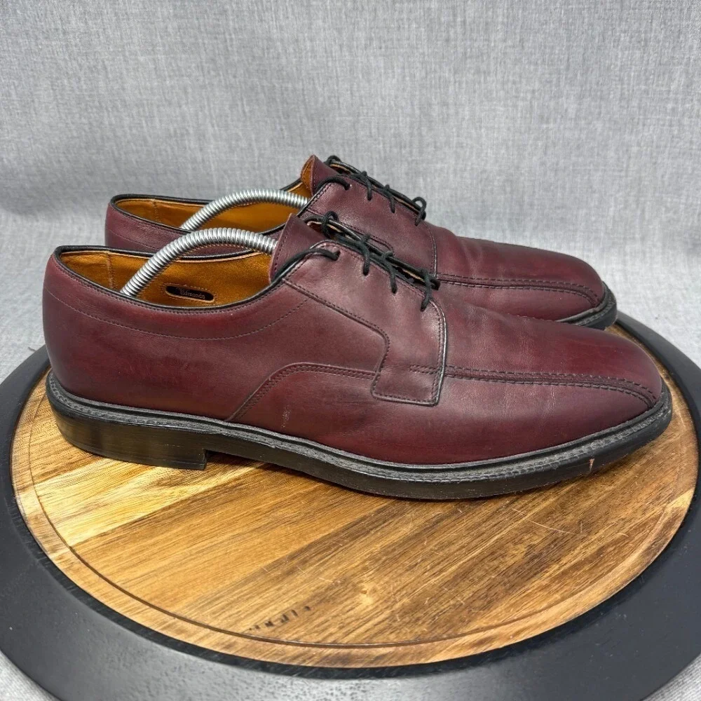 Allen Edmonds Men's 12 B Narrow 